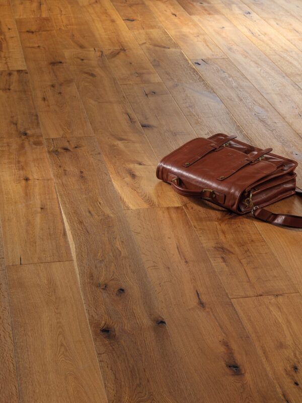 2 LARGHEZZE | Rovere Artigianale Elio | Spazzolatura profonda, Bisello artigianale, Stuccature ribassate | Olio Uv